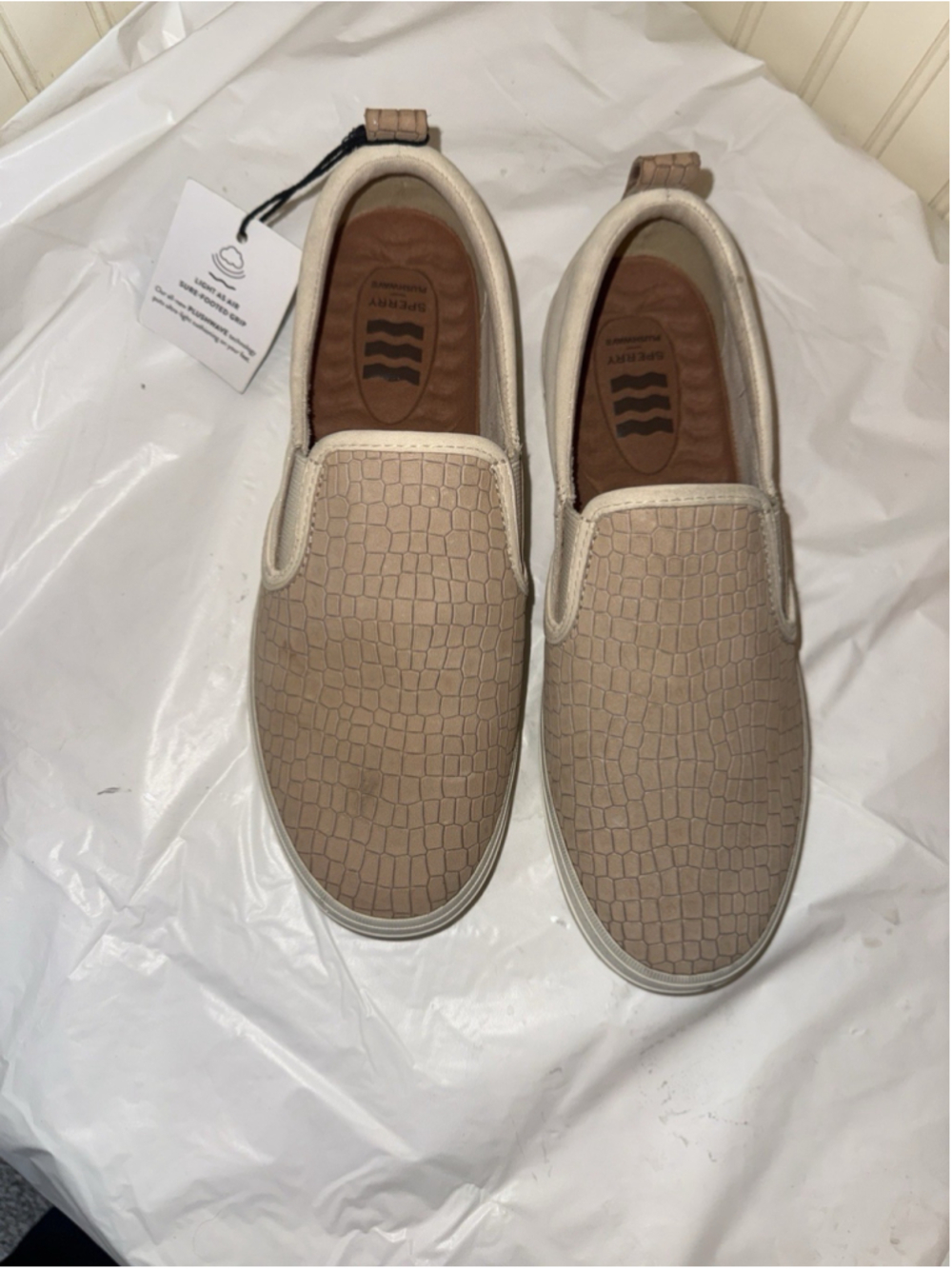 Sperry Women's Crest Twin Gore Plushwave- Ivory Sneaker size 8.5 new